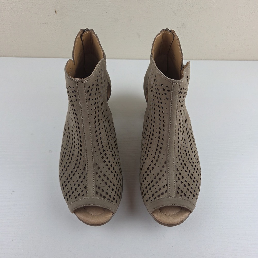 Earth Keri Sandals Shoes Womens Taupe Perforated Block Heel Leather Zip Up 8.5 D - Picture 4 of 15